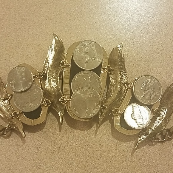 Necklace and earrings set - Picture 8 of 8